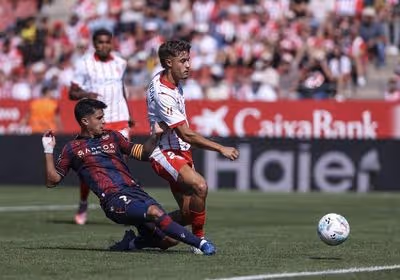 El Girona naufraga ante el Levante y llegará colista a San Mamés con un solo punto